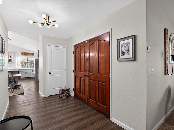 4th image of 14811 S Seminole Way