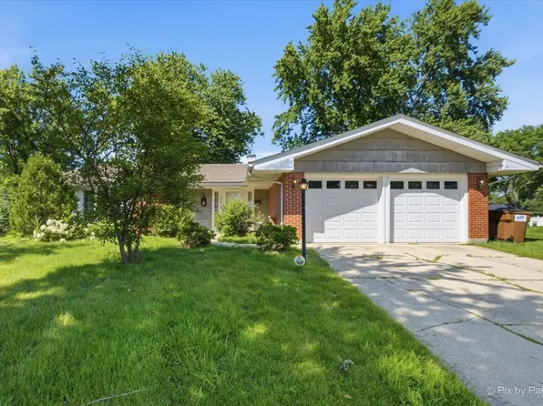 23W222 Westchester Ct, Glen Ellyn, IL 60137