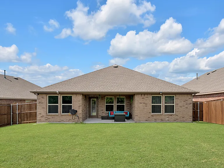 919 Gentle Rain Dr — Photo 15
