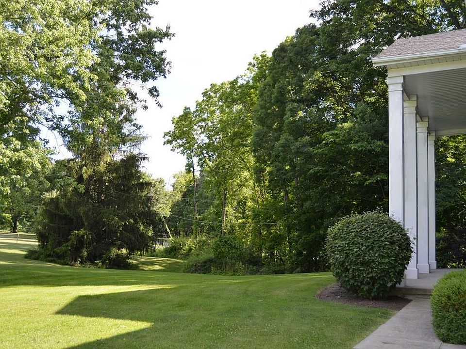 1st image of 185 Potters Ln