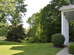 185 Potters Ln, Granville, OH