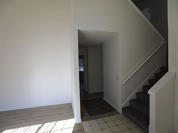 3rd image of 1521 N Grove St