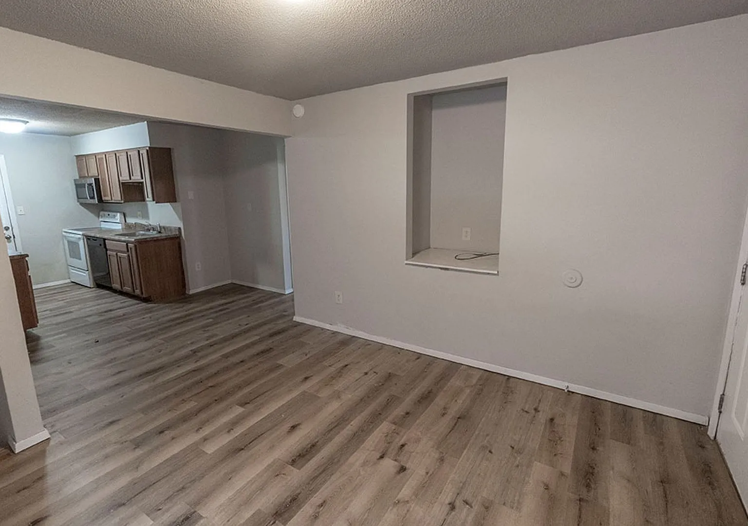 Central 4 bedroom Duplex — Photo 4