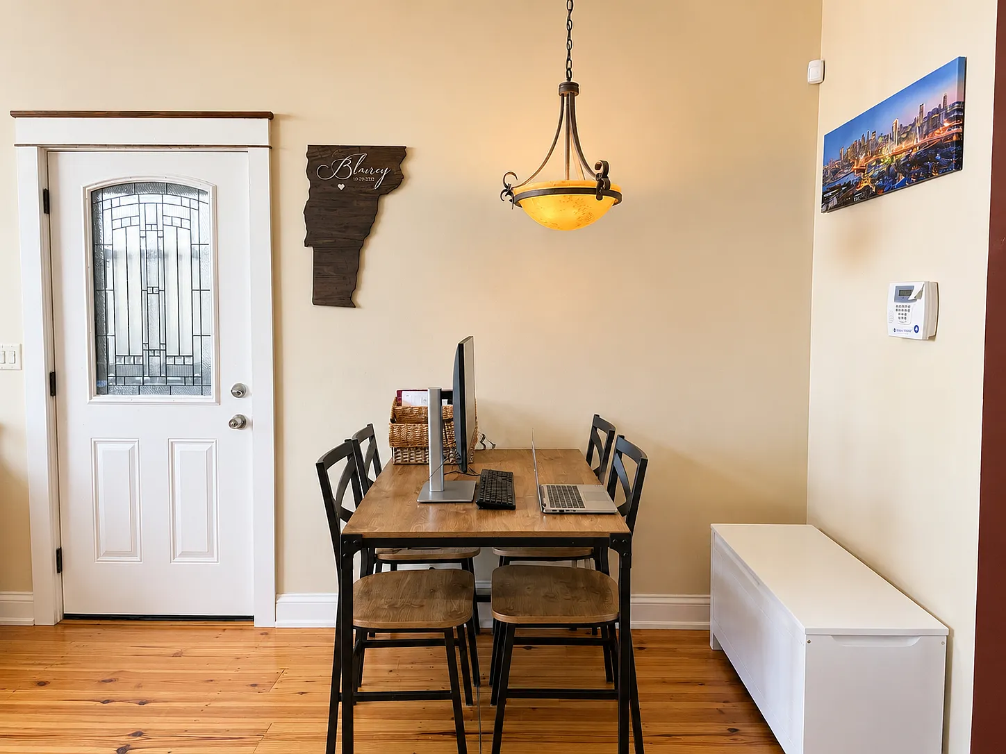 2 bed, 1.5 bath, 861 sqft, $3,600 — Photo 4