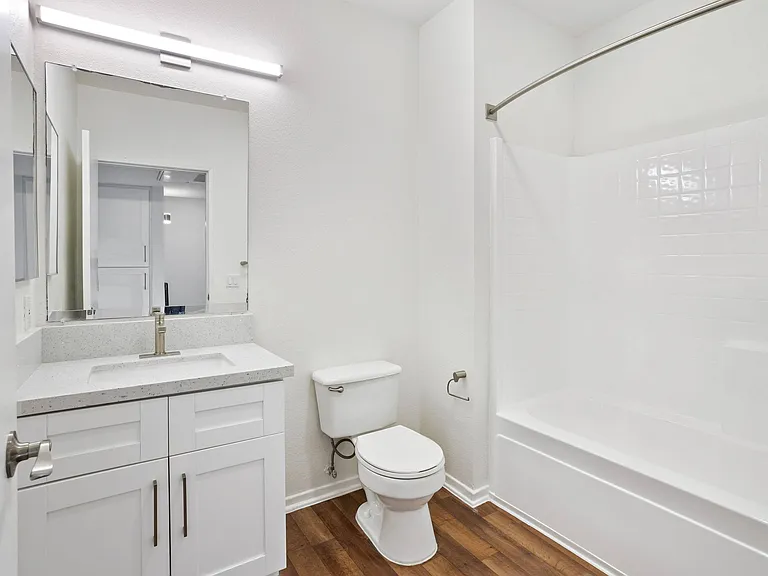 Costa Verde Village Apartments — Photo 59