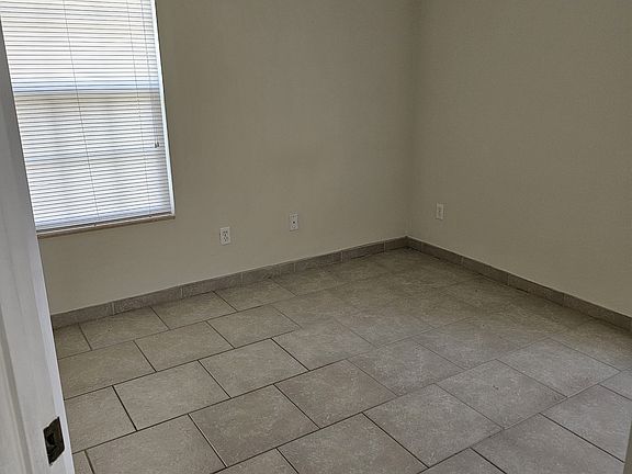 3rd image of 462 Pomont Ave