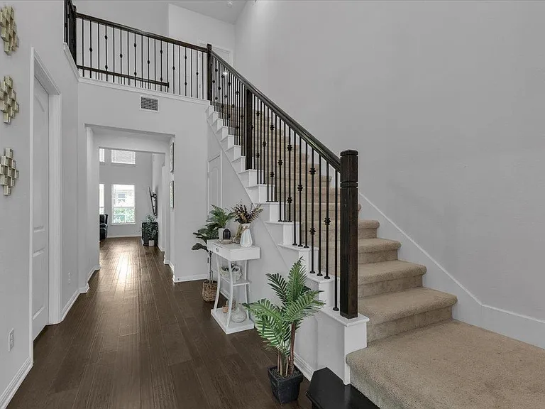 2517 Cappelle Way — Photo 8