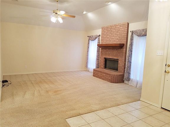 3rd image of 603 Greenbriar Ave
