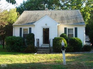 21 Oxford Pl, Southport, CT 06890
