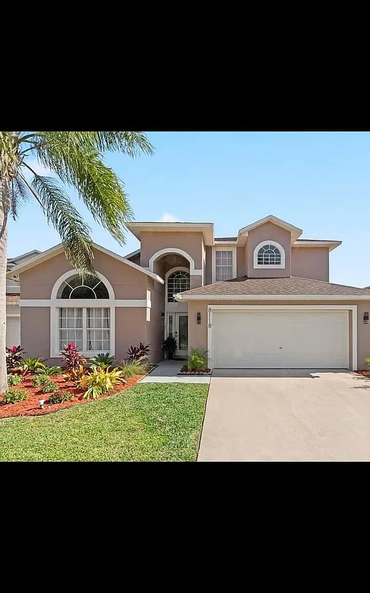 6 bed, 2707 sqft, $6,000 — Photo 1