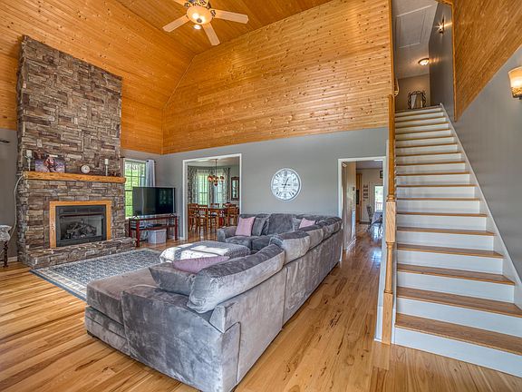 2nd image of 18665 Limestone Dr