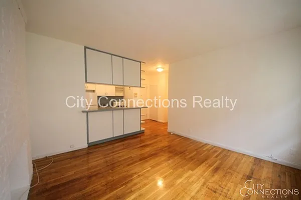 Rented by City Connections Realty | media 2
