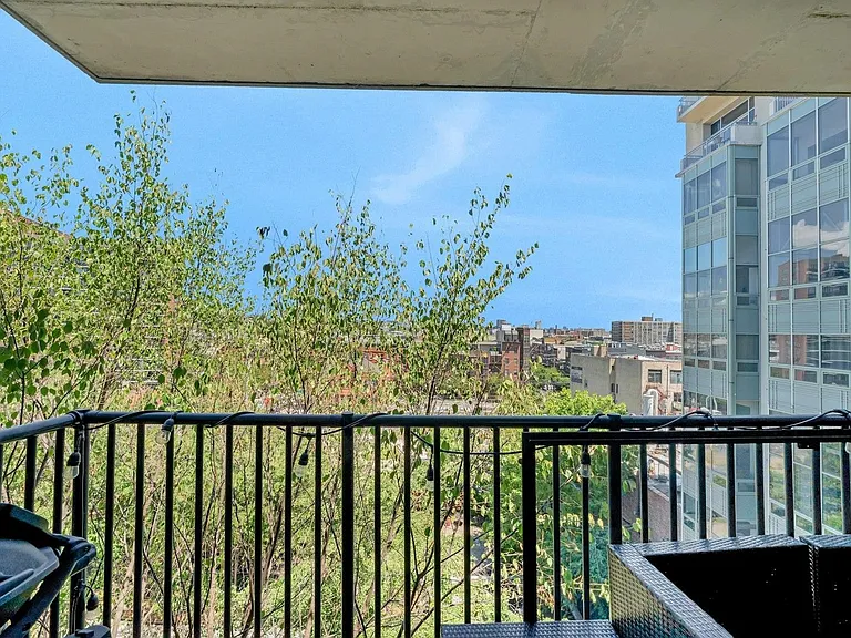 700 Grove St #8R — Photo 15