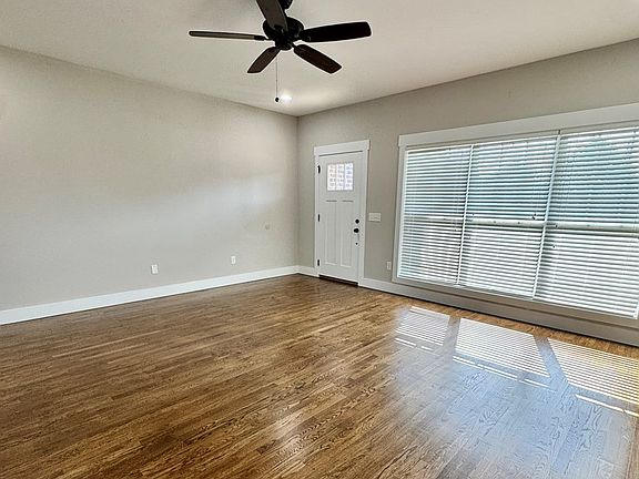 5th image of 1135 Cross Pointe Dr