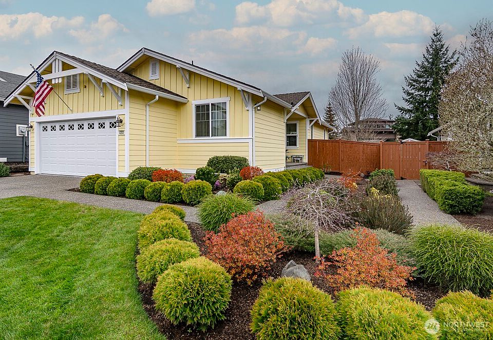 1st image of 4201 Bainbridge Court NE