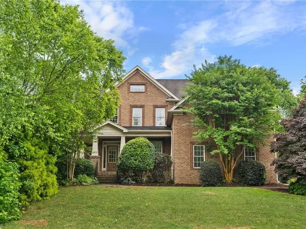 4803 Bluff Run Dr, Greensboro, NC 27455