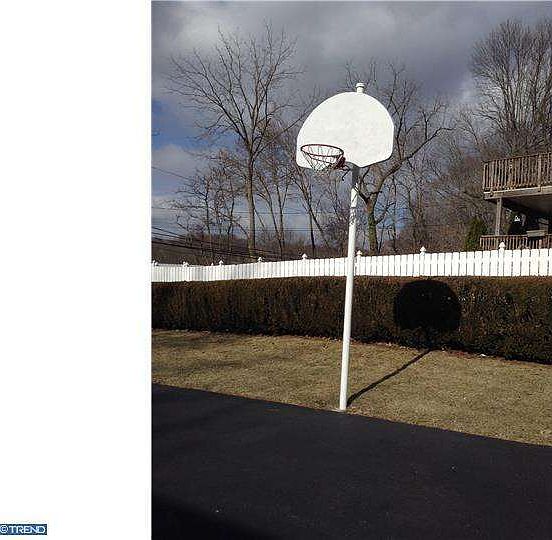 2nd image of 2726 Hillview Rd