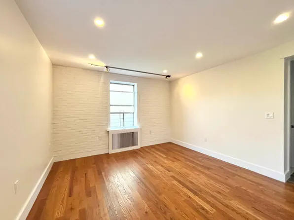 4300 Broadway 5H image 2 of 7