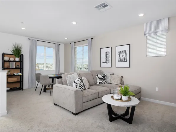 7561 Sachet Way, Sacramento, CA 95829