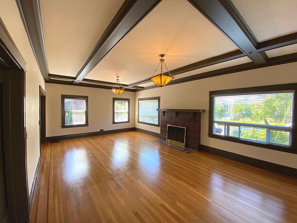 Living Room-West View