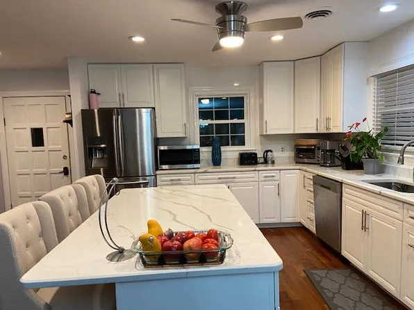 2190 Hunter Mill Rd, Vienna, VA 22181