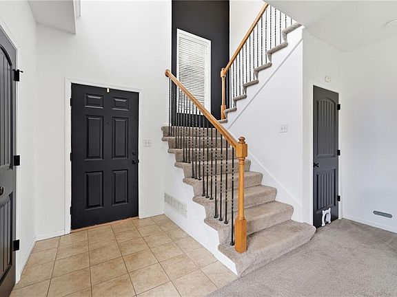 4th image of 16912 Summit Dr