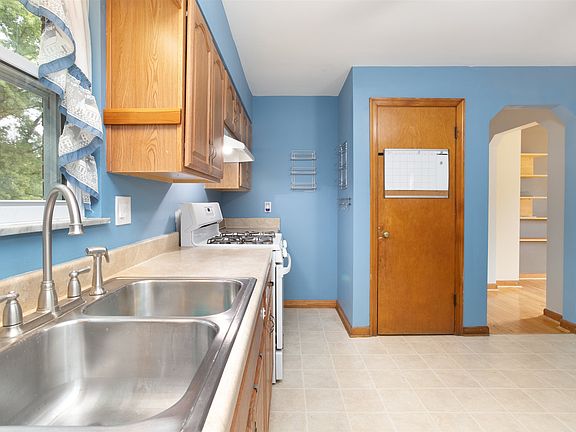 4th image of 2813 Coral Dr