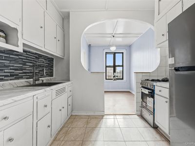 2922 Barnes Avenue #5L, Bronx, NY, 10467