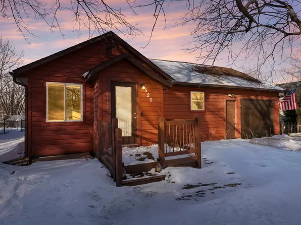 520 Barrett St S, Winsted, MN 55395