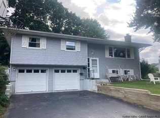 15 Blue Hills Dr, Saugerties, NY 12477