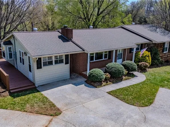 277 Simpson Mill Rd, Mount Airy, NC 27030