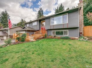 8429 NE 169th St, Kenmore, WA 98028