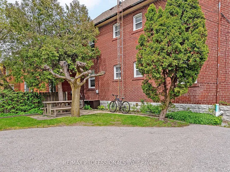 308 Jane St #MAIN — Photo 21