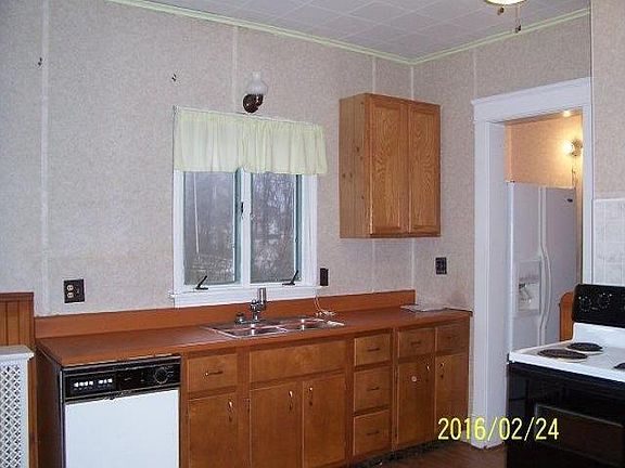 10461