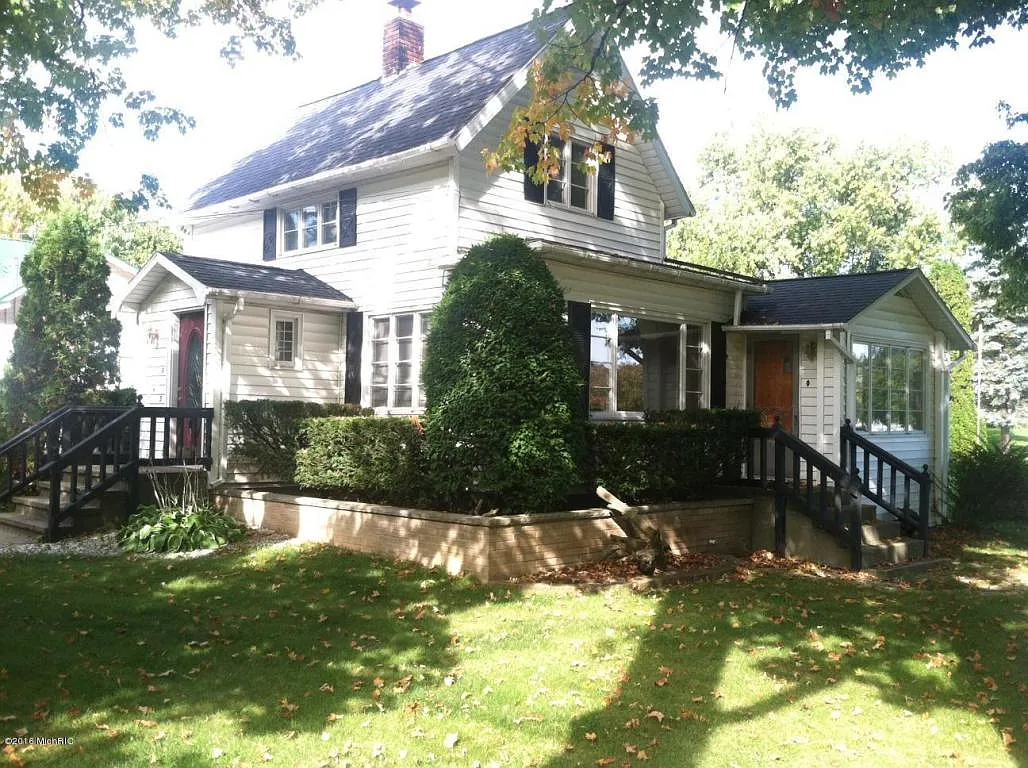 243 Thatcher St photo 1