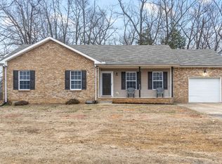 2738 N Whitfield Rd, Clarksville, TN 37040