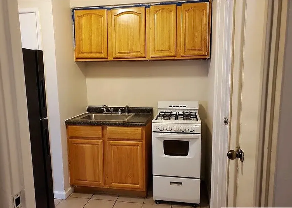 7948 S Dobson Ave — Photo 3