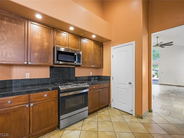 7046 Pink Flamingos Pl — Photo 13