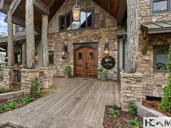 4th image of 465 Falcon Ridge Road