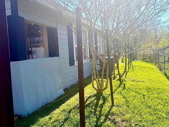 2nd image of 3313 Mansfield St