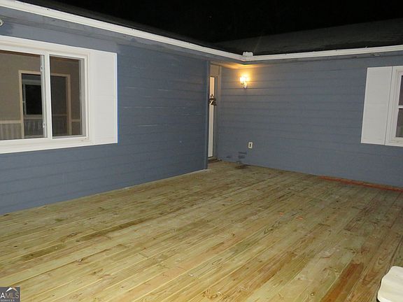 3rd image of 1105 Hampton Rd