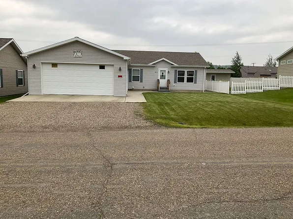 106 5th St, Glendive, MT 59330