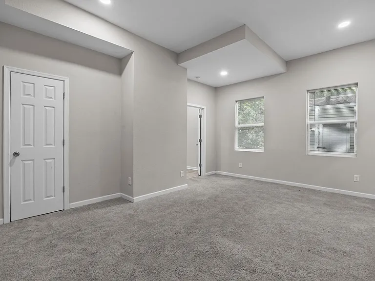 126 Linden Avenue — Photo 16