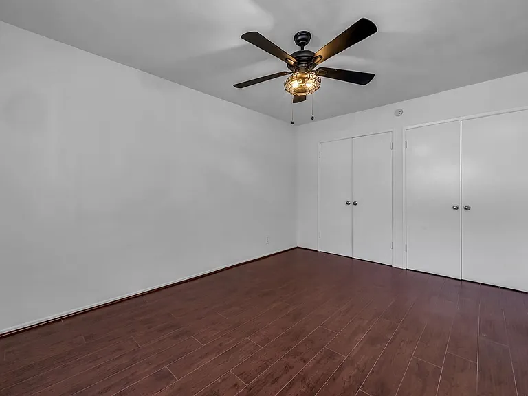 319 — Photo 7