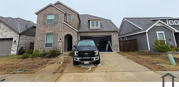 4 bed, 2600 sqft, $3,000 — Photo 2