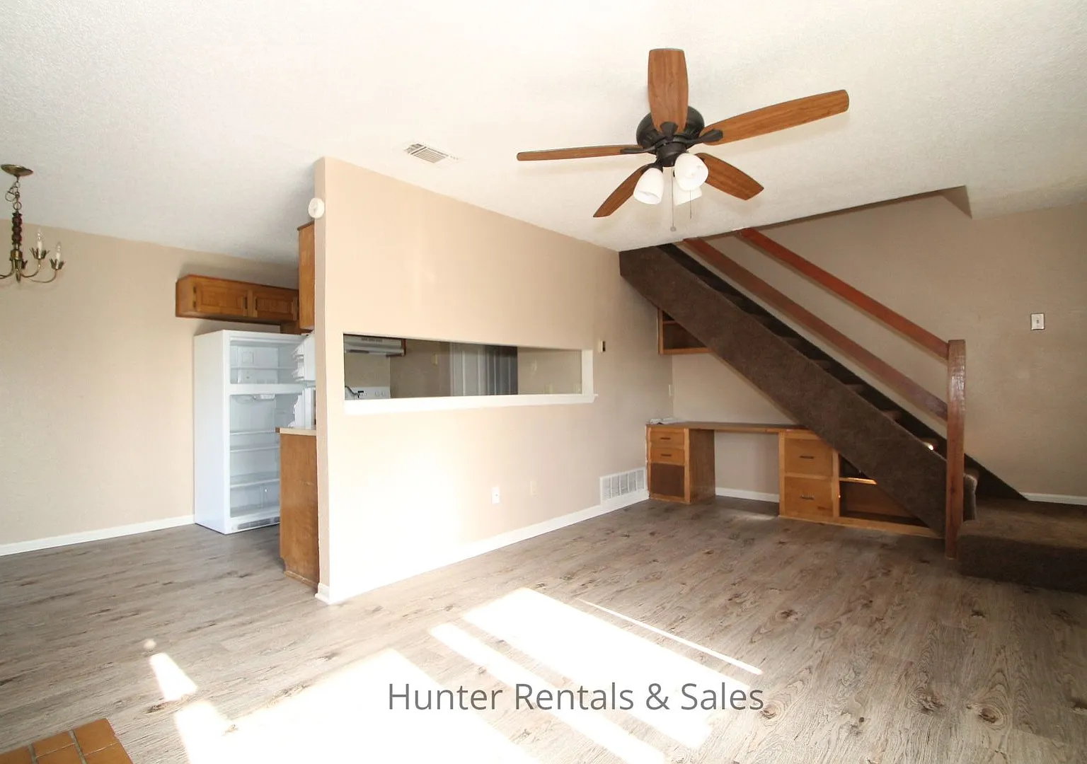 Comfortable Two-Story Townhouse — Photo 3