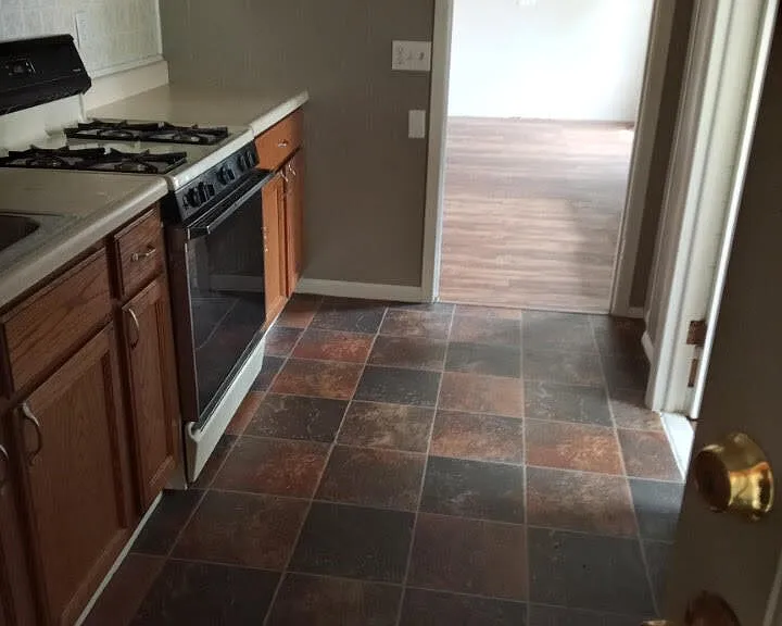 612 W Main St — Photo 2