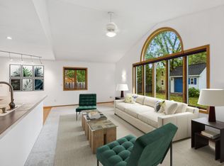 960 Cobb Rd, Shoreview, MN 55126