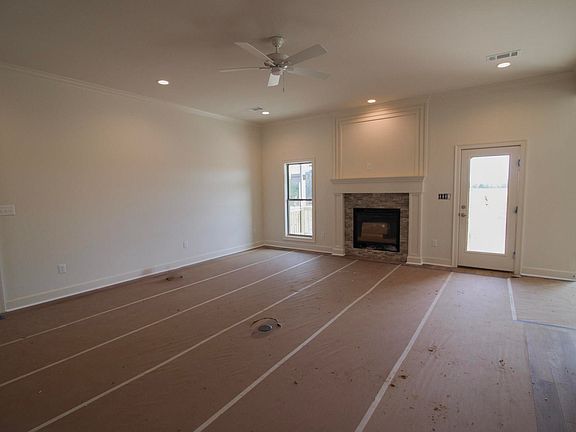3rd image of 1020 Ridgeview Cv