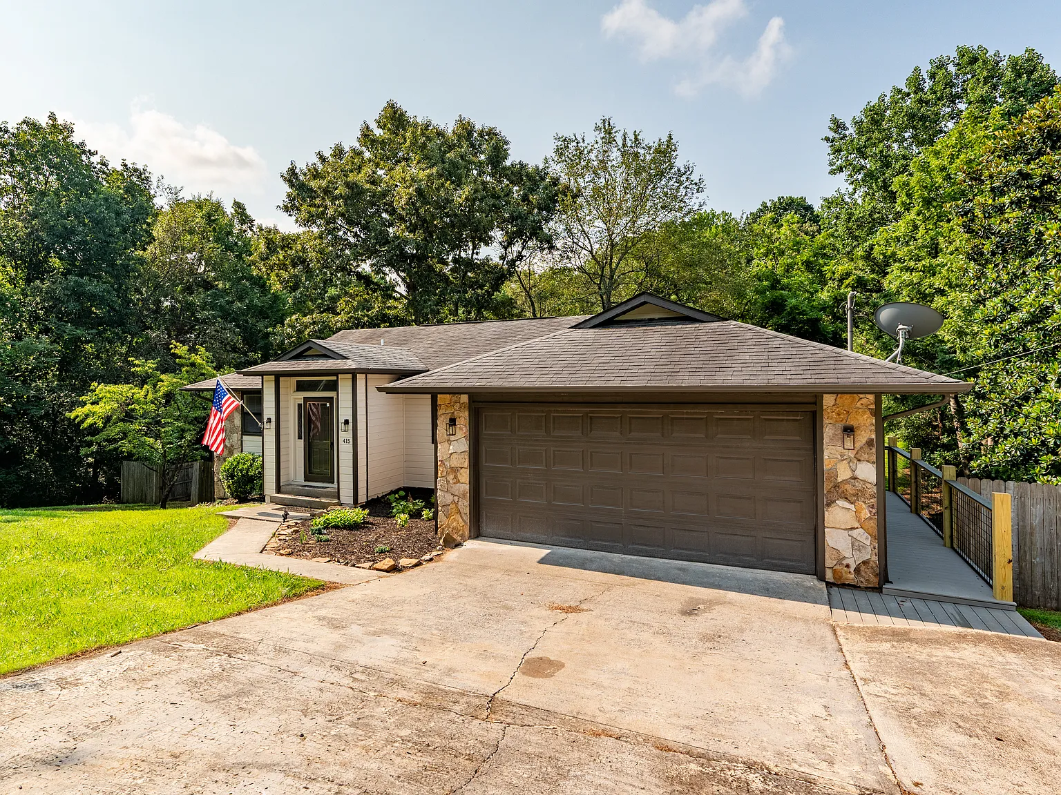 3 bed, 1500 sqft, $2,700 — Photo 2